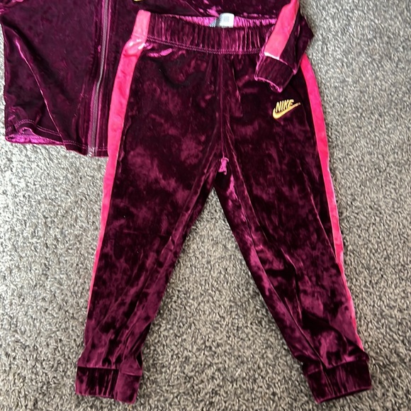 24m Nike velour sweatsuit set - Picture 2 of 6